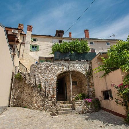 Parona Holiday Home Vrbnik Exterior foto