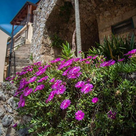 Parona Holiday Home Vrbnik Exterior foto