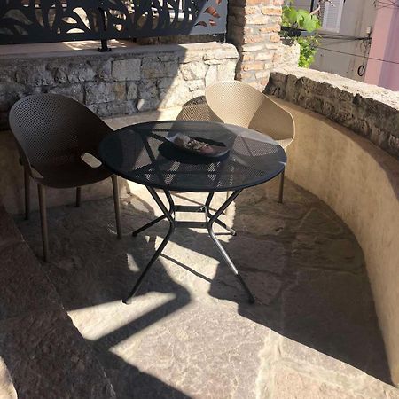 Parona Holiday Home Vrbnik Exterior foto