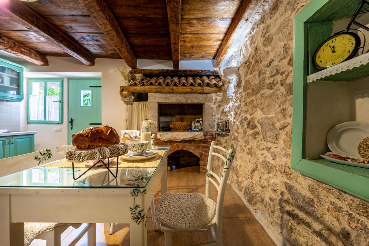 Parona Holiday Home Vrbnik Exterior foto