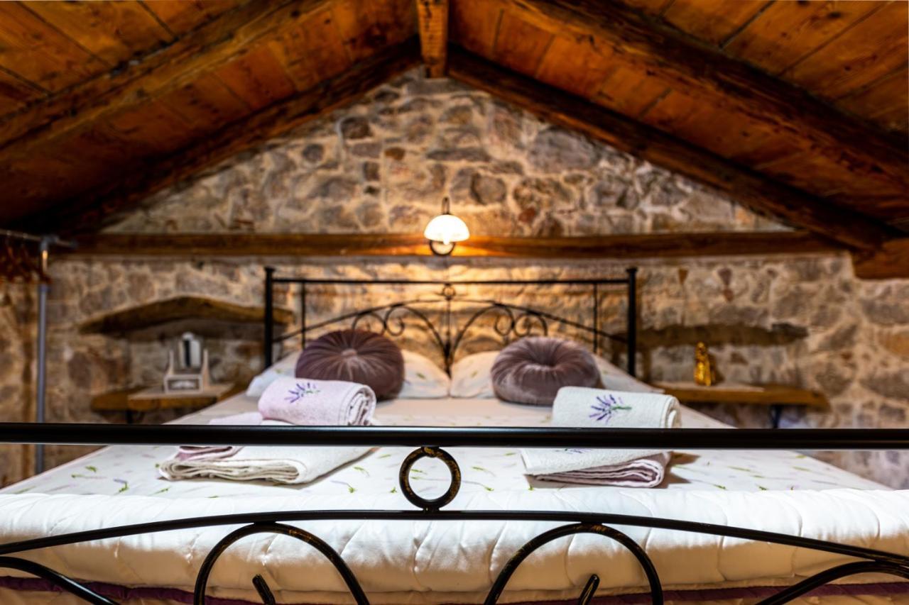 Parona Holiday Home Vrbnik Exterior foto