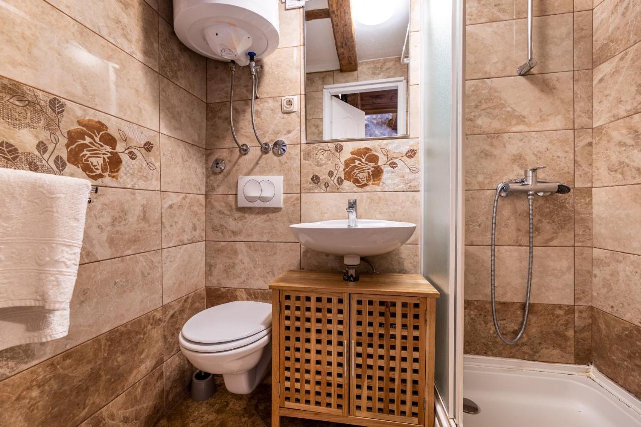 Parona Holiday Home Vrbnik Exterior foto