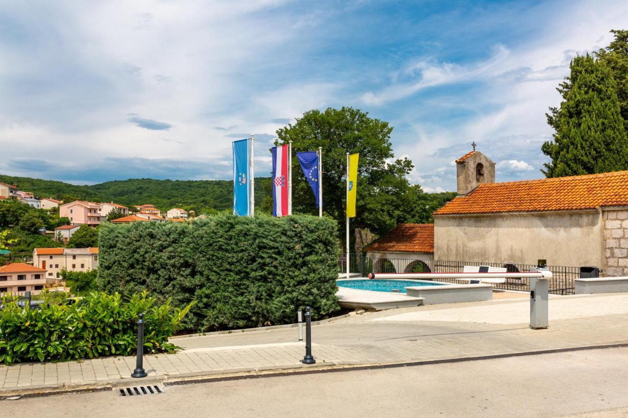 Parona Holiday Home Vrbnik Exterior foto